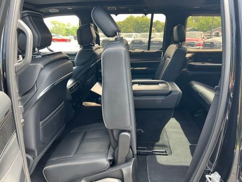 Used 2023 Jeep Grand Wagoneer Series II AWD/4WD image 5