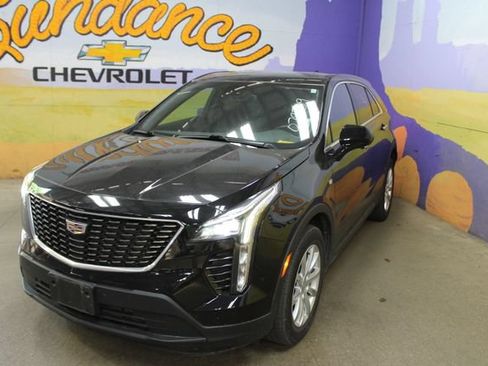 Used 2021 Cadillac XT4 Luxury w/ Driver Awareness Package AWD/4WD image 4