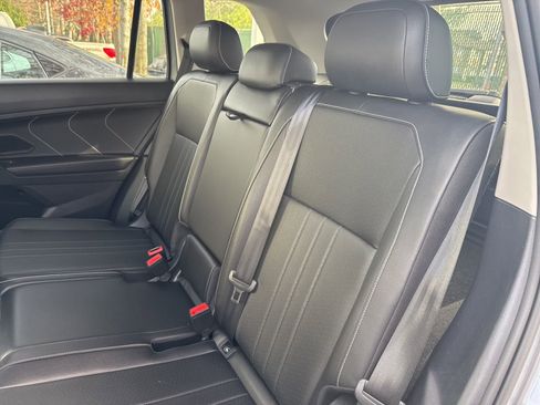 Used 2022 Volkswagen Tiguan SE image 13