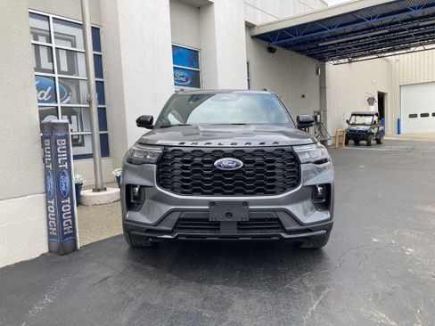 New 2026 Ford Explorer ST-Line w/ ST-Line Street Pack AWD/4WD image 2