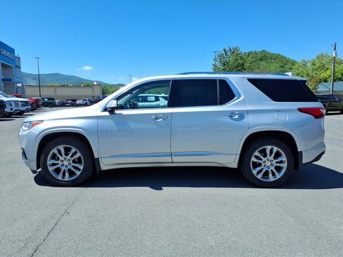 Used 2019 Chevrolet Traverse High Country AWD/4WD image 2