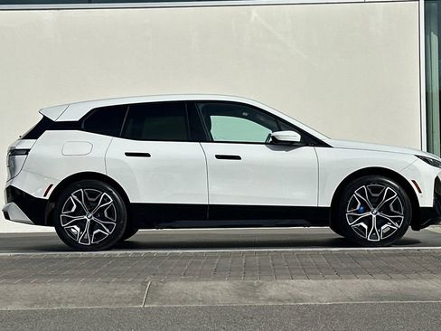 Used 2024 BMW iX xDrive50 w/ Premium Package AWD/4WD image 2
