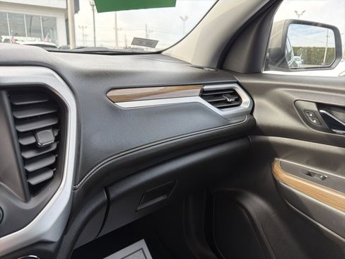 Certified 2022 GMC Acadia SLE w/ Driver Convenience Package image 18