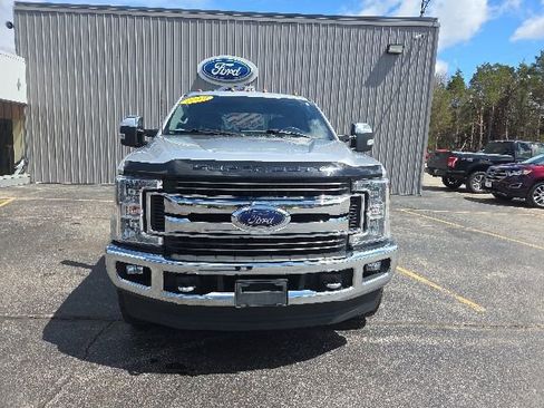 Used 2019 Ford F250 XLT w/ XLT Premium Package AWD/4WD image 2