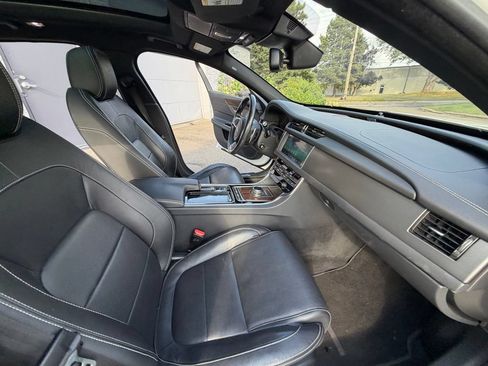 Used 2018 Jaguar XF S AWD/4WD image 29