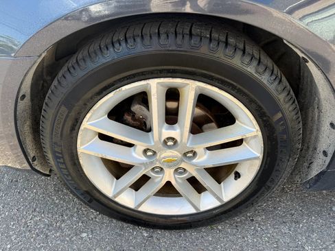 Used 2009 Chevrolet Impala LTZ FWD image 9