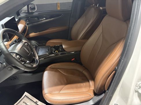 Used 2023 Lincoln Nautilus Reserve image 8