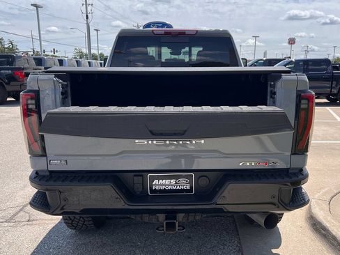 Used 2024 GMC Sierra 2500 AT4X AWD/4WD image 15