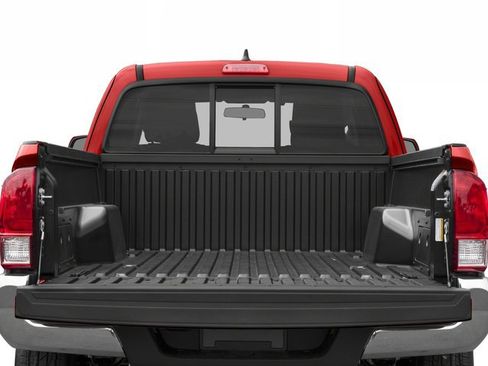 Used 2017 Toyota Tacoma SR5 w/ SR5 Appearance Package (SM) AWD/4WD image 12