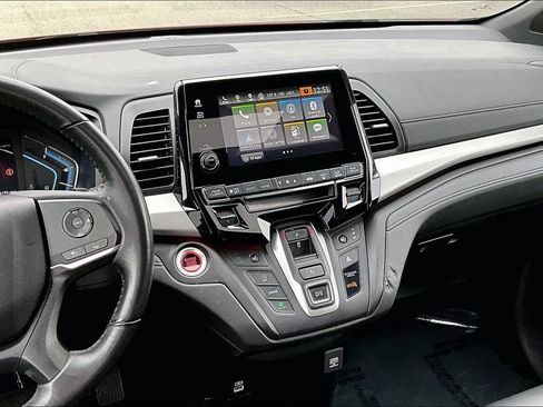 Used 2024 Honda Odyssey Sport image 6