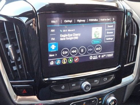 Used 2023 Chevrolet Traverse RS image 5