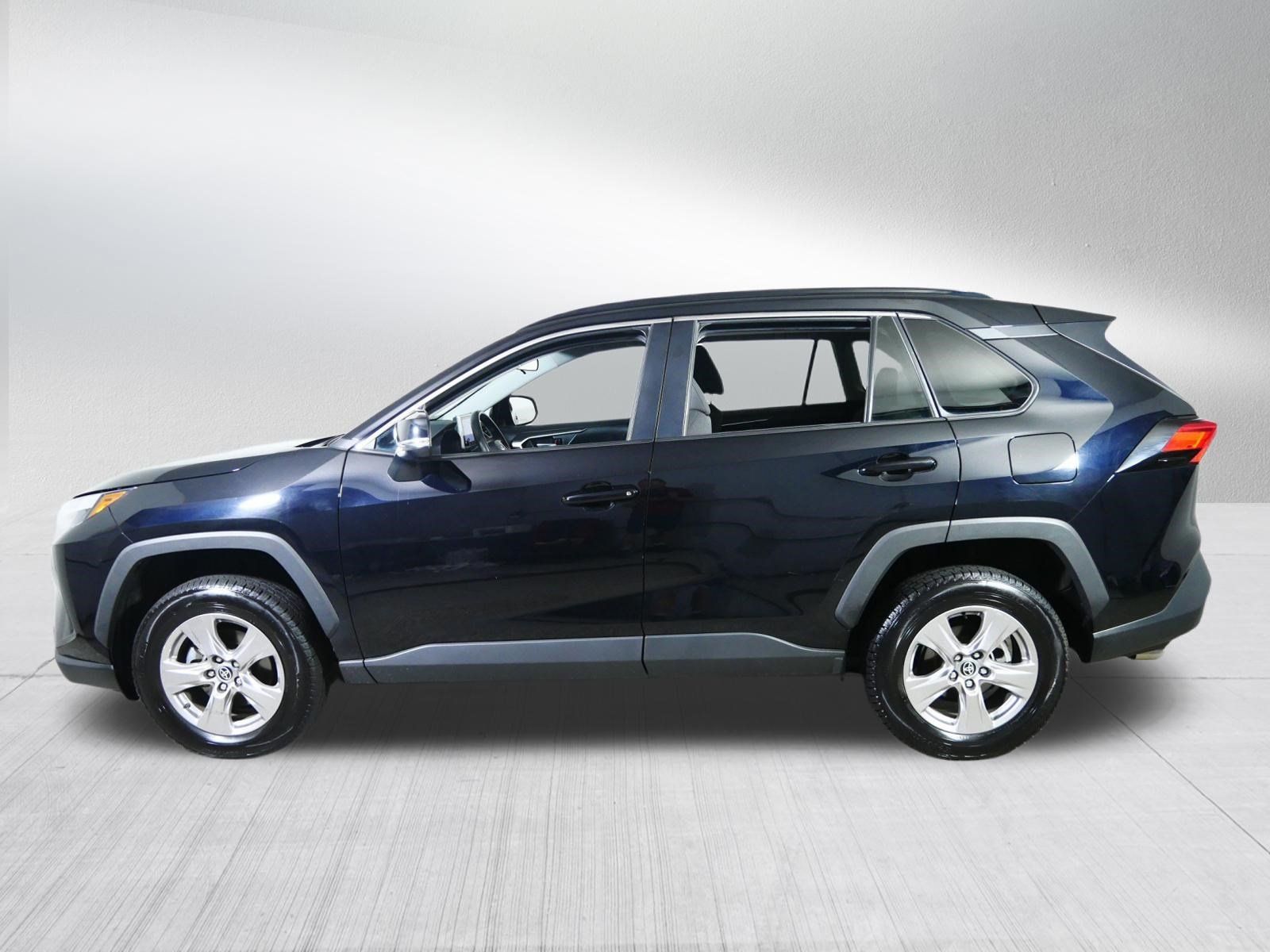 Used 2023 Toyota RAV4 XLE AWD/4WD image 4