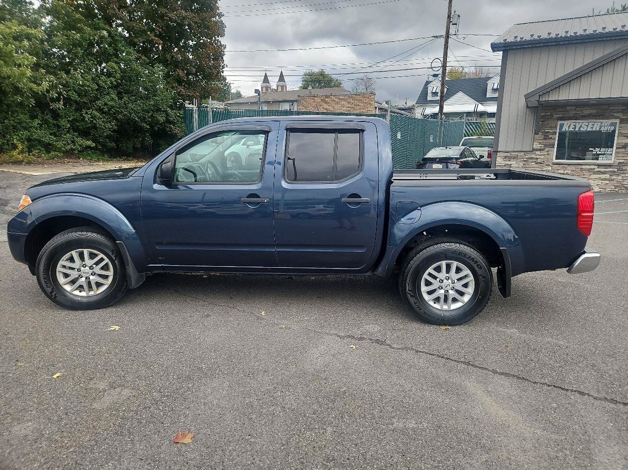 Used 2017 Nissan Frontier SV w/ SV Value Truck Package AWD/4WD image 9