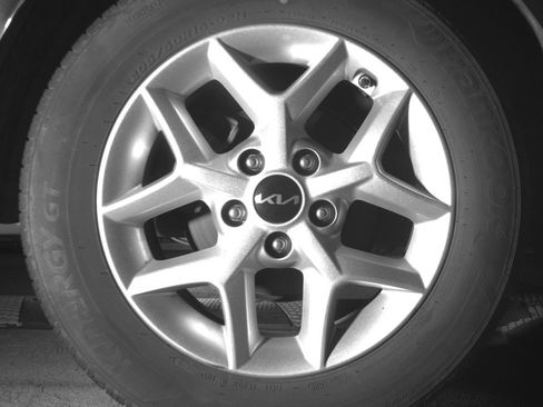 Used 2025 Kia Soul LX w/ LX Technology Package FWD image 22