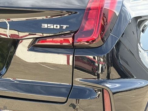 Used 2024 Cadillac XT4 Luxury w/ Cold Weather Package FWD image 7