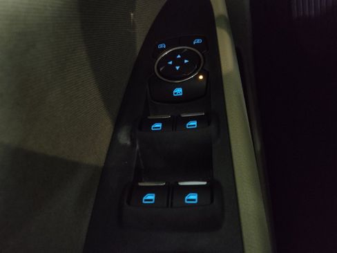 Used 2019 Ford Fusion SE image 27