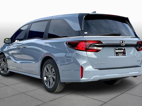 New 2026 Honda Odyssey Touring image 11