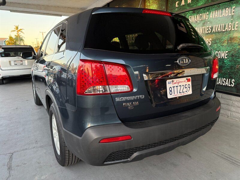 Used 2011 Kia Sorento LX AWD/4WD image 7