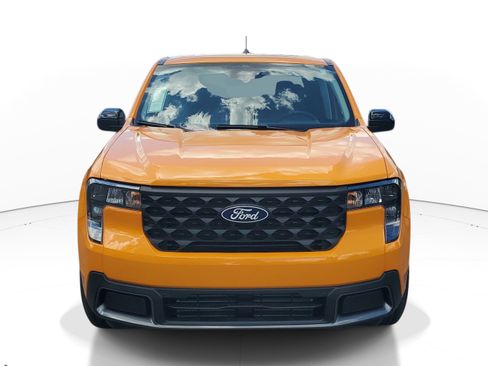 Used 2026 Ford Maverick XLT w/ XLT Luxury Package FWD image 2