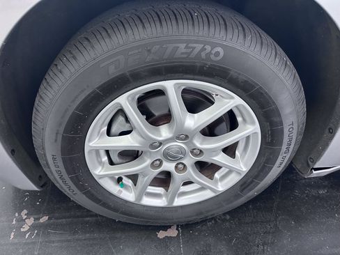 Used 2020 Chrysler Pacifica Touring-L FWD image 22