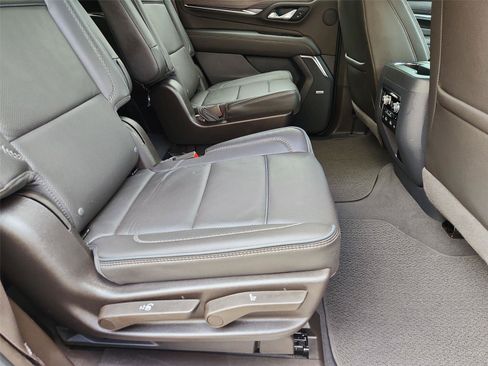 Used 2024 GMC Yukon Denali w/ Advanced Technology Package AWD/4WD image 28