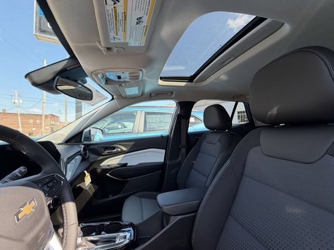 New 2026 Chevrolet Trax LT w/ Sunroof Package image 11