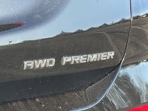 Used 2021 Chevrolet Equinox Premier image 40