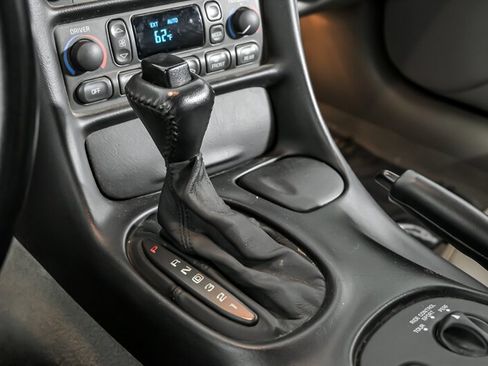 Used 1998 Chevrolet Corvette Convertible image 32