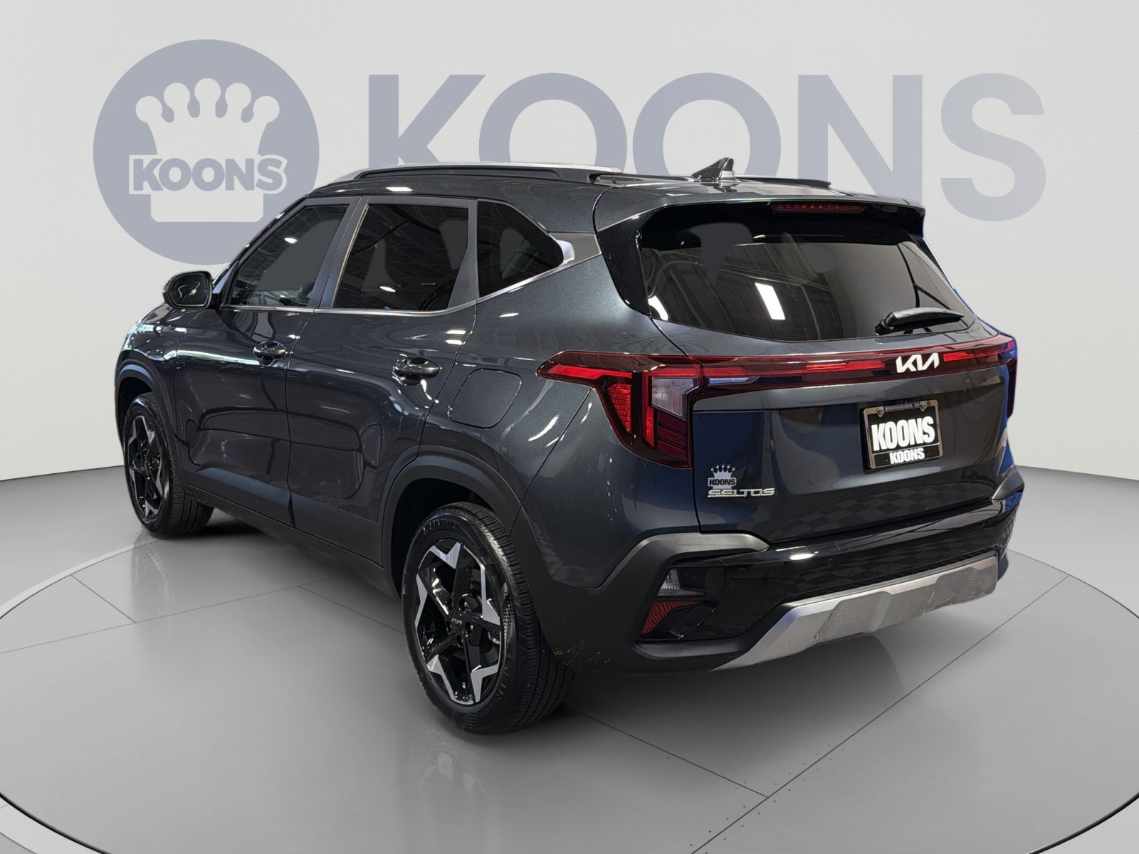 Used 2025 Kia Seltos EX AWD/4WD image 4