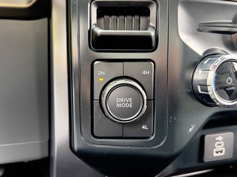 Used 2025 Ford F150 XLT w/ Equipment Group 301A Standard image 31