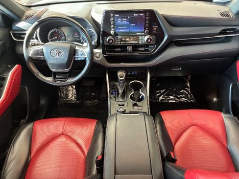 Used 2022 Toyota Highlander XSE AWD/4WD image 20