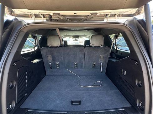 Used 2021 Chevrolet Suburban LT image 21