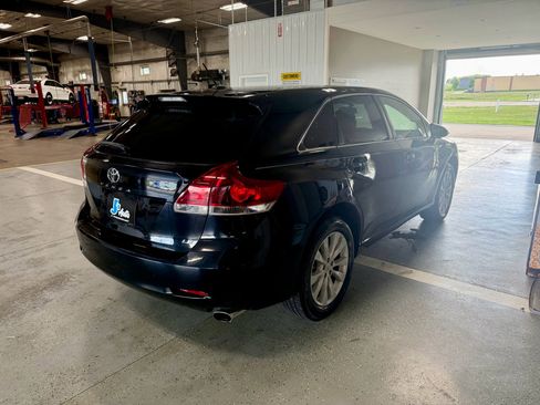 Used 2015 Toyota Venza LE FWD image 7