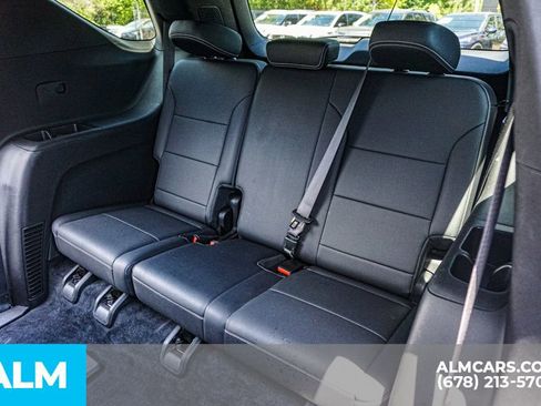 Used 2025 Chevrolet Traverse LT AWD/4WD image 22