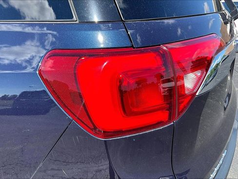 Used 2017 GMC Acadia SLT FWD image 32
