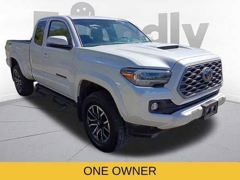 Used 2022 Toyota Tacoma TRD Sport AWD/4WD image 3