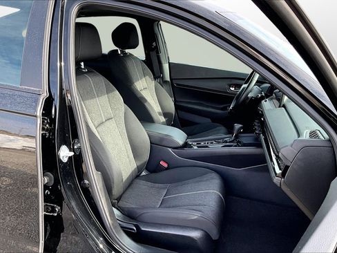 Used 2024 Honda Accord Sport image 7