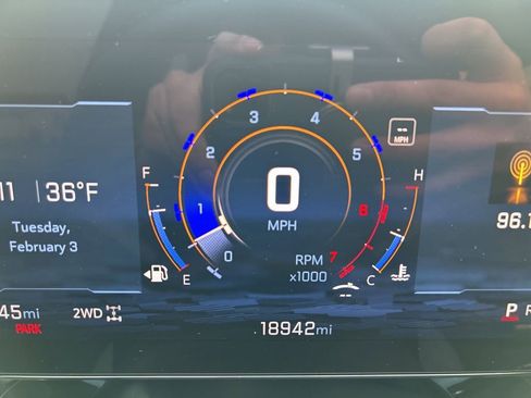 Used 2025 Chevrolet Suburban RST w/ Comfort Package image 27