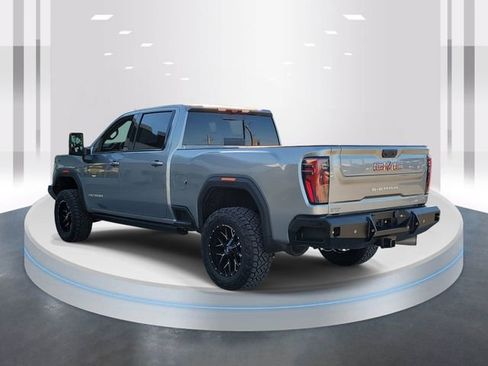 Used 2024 GMC Sierra 3500 AT4 w/ AT4 Premium Plus Package image 4