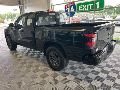 Used 2025 Nissan Frontier SV image 4
