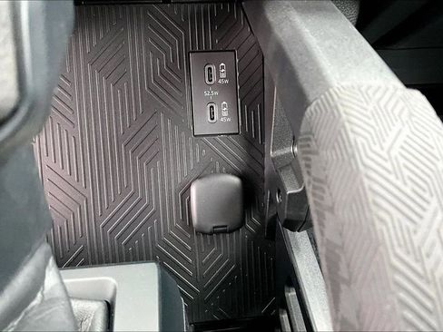 Used 2025 Toyota Tacoma SR5 image 32