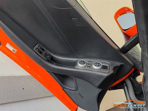 Used 2015 McLaren 650S Spider RWD image 27