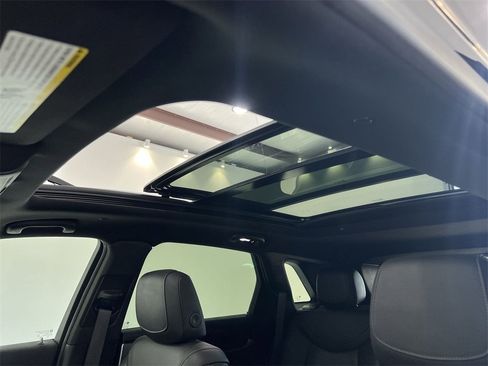 Used 2025 Cadillac XT5 Premium Luxury image 18