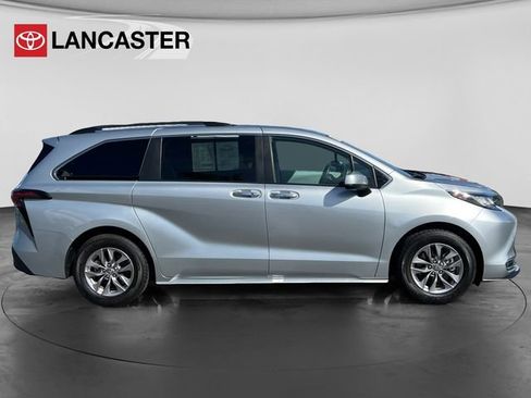 Certified 2023 Toyota Sienna XLE image 8