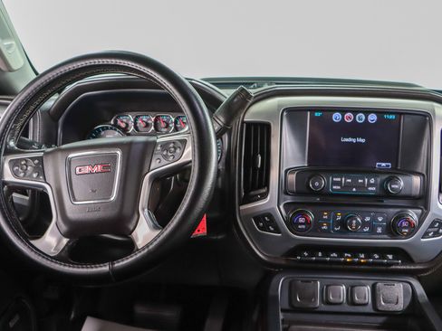 Used 2017 GMC Sierra 2500 SLT w/ Duramax Plus Package AWD/4WD image 18
