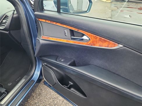 Used 2018 Lincoln MKX Reserve image 23