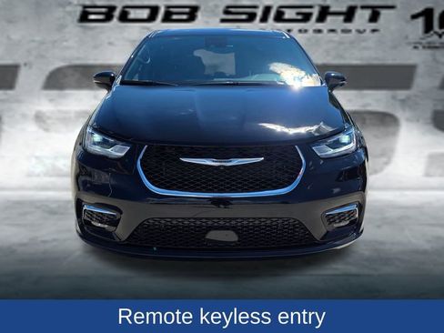 New 2025 Chrysler Pacifica Select image 9