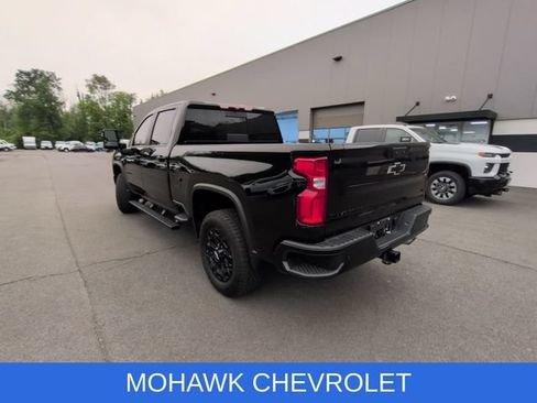 Used 2024 Chevrolet Silverado 2500 LT w/ Midnight Edition AWD/4WD image 3