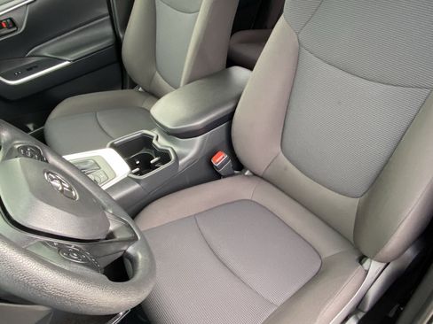 Certified 2025 Toyota RAV4 LE image 27