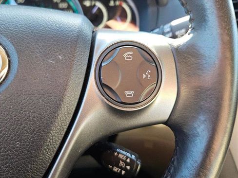 Used 2015 Toyota Venza XLE image 9